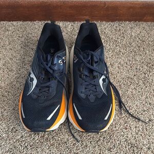 Saucony Hurricane 24 running shoes